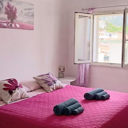 Casa Rosa Apartment Cala Gonone Bagian luar foto